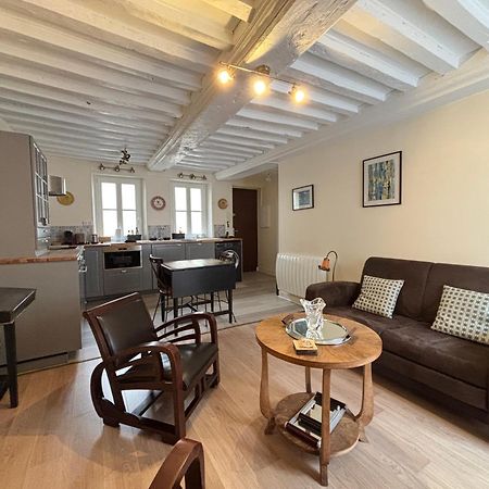 Les Remparts Apt Spacieux 1 Er Etage Renove Joliment Decore Bien Equipe Plein Centre Bayeux Proche Plages Du Debarquement Parking Gratuit A Proximite Eksteriør bilde