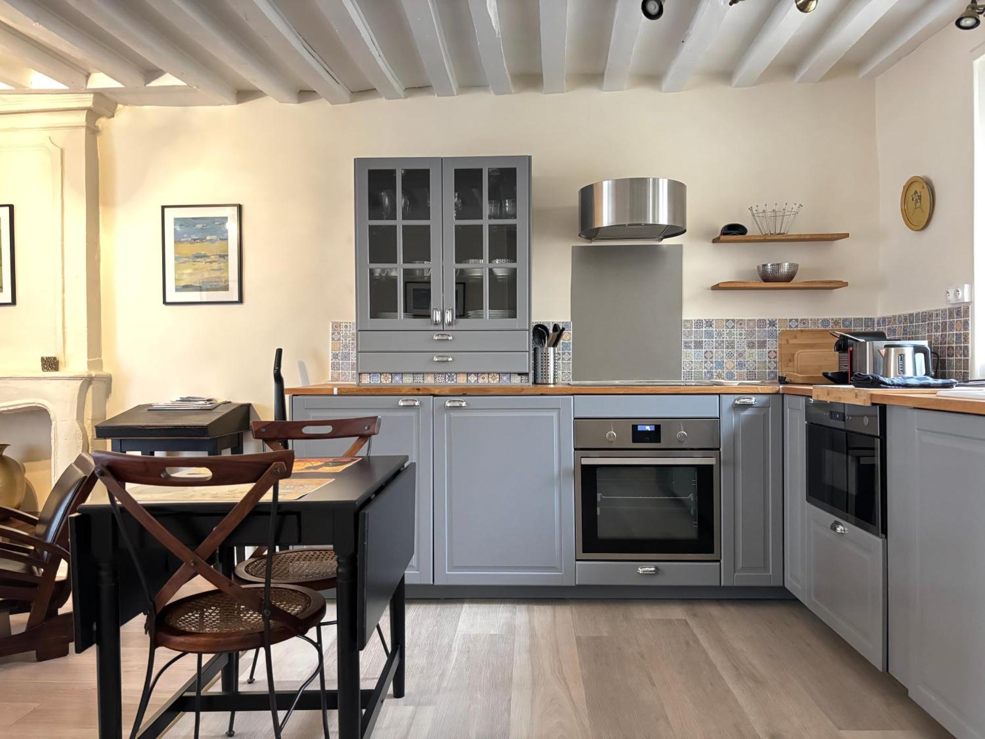 Les Remparts Apt Spacieux 1 Er Etage Renove Joliment Decore Bien Equipe Plein Centre Bayeux Proche Plages Du Debarquement Parking Gratuit A Proximite Eksteriør bilde