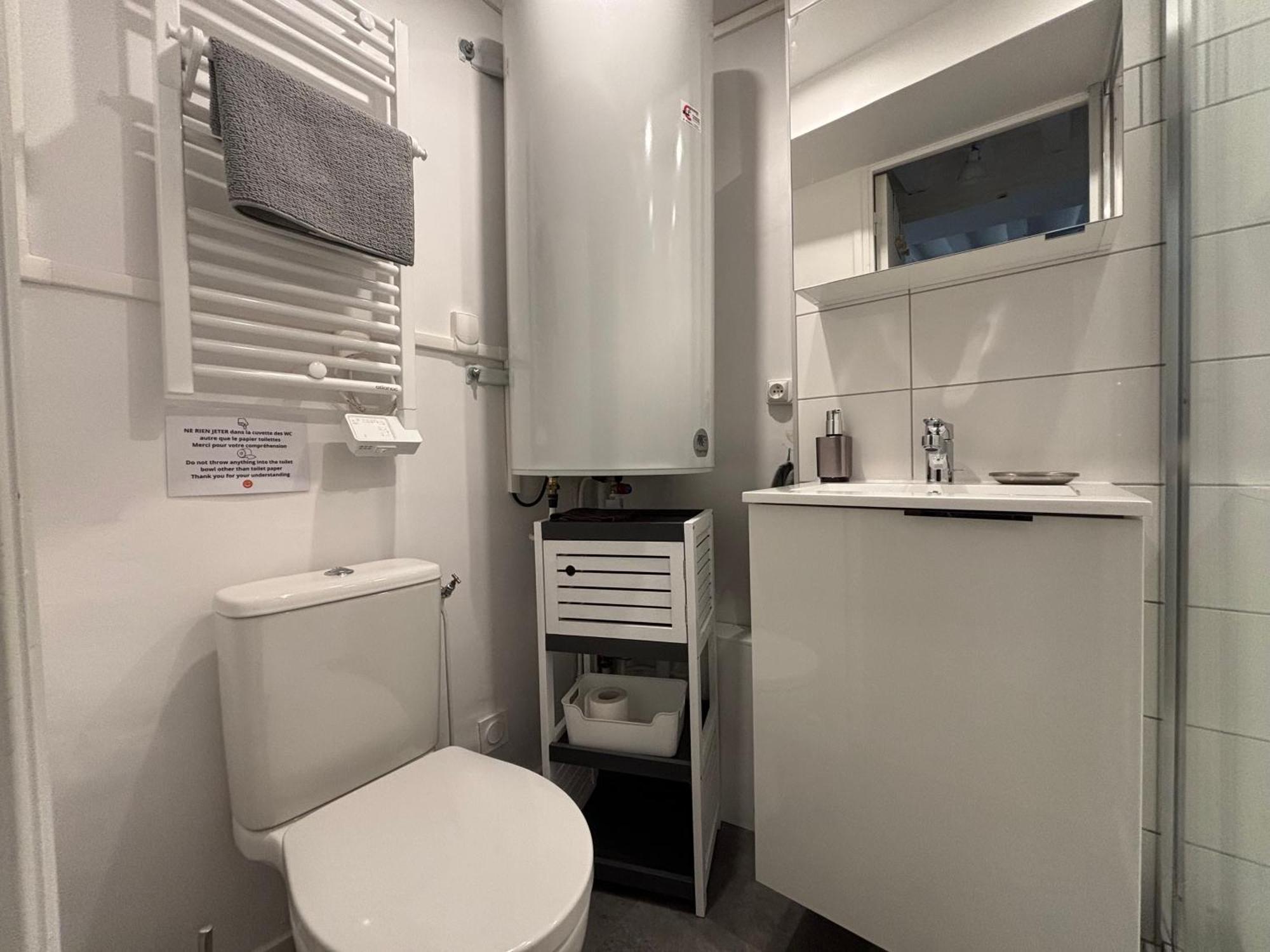 Les Remparts Apt Spacieux 1 Er Etage Renove Joliment Decore Bien Equipe Plein Centre Bayeux Proche Plages Du Debarquement Parking Gratuit A Proximite Eksteriør bilde