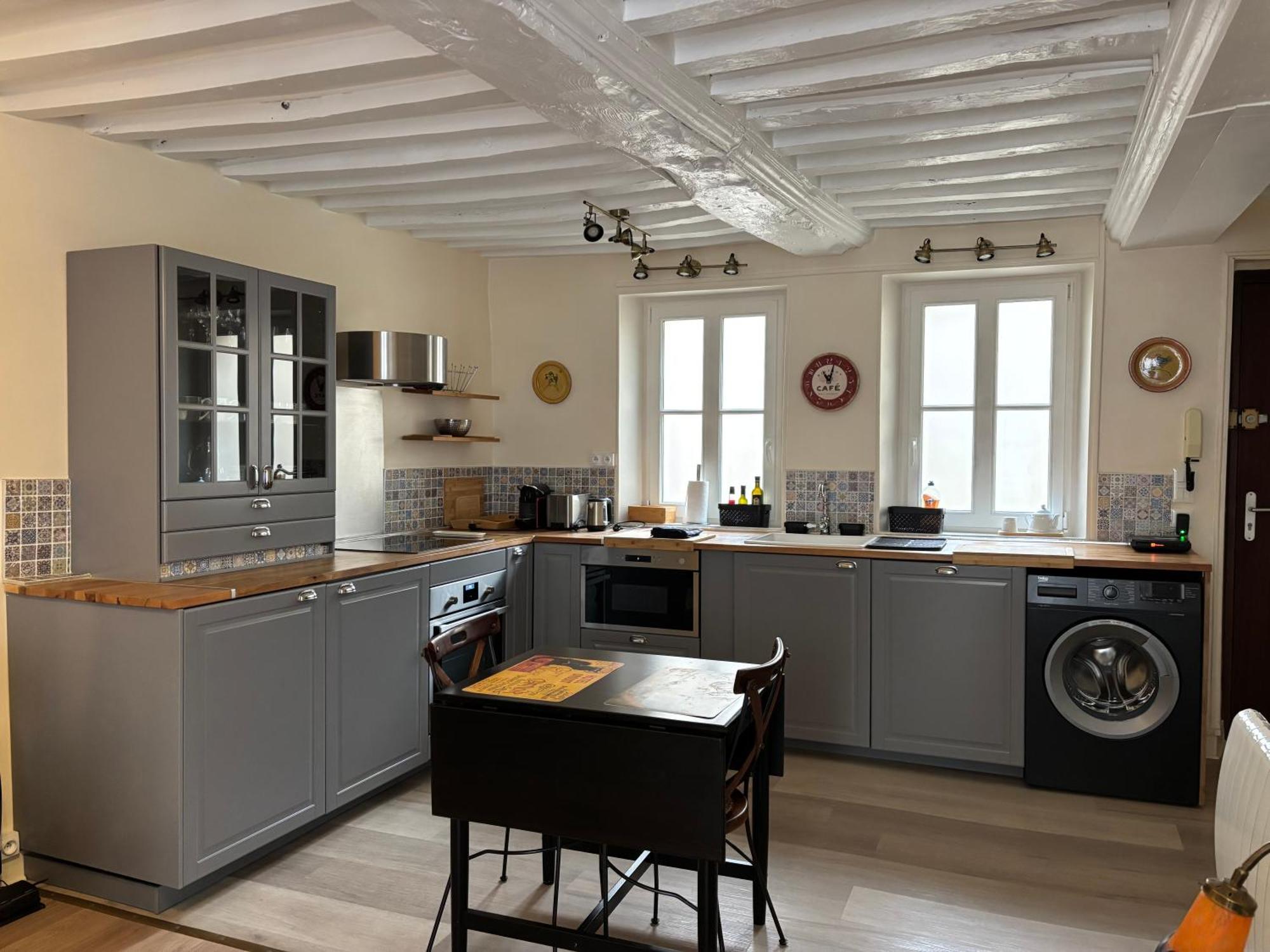 Les Remparts Apt Spacieux 1 Er Etage Renove Joliment Decore Bien Equipe Plein Centre Bayeux Proche Plages Du Debarquement Parking Gratuit A Proximite Eksteriør bilde